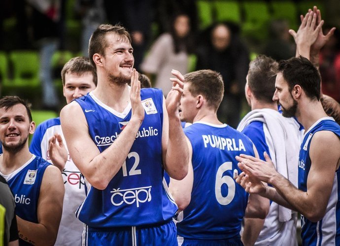 O.Balvinas užfiksavo dvigubą dublį (FIBA nuotr.)