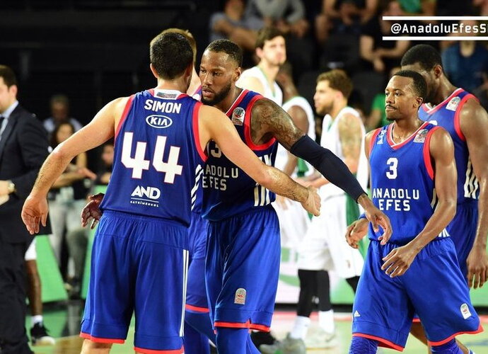 „Anadolu Efes“ keliauja į lygos pusfinalį