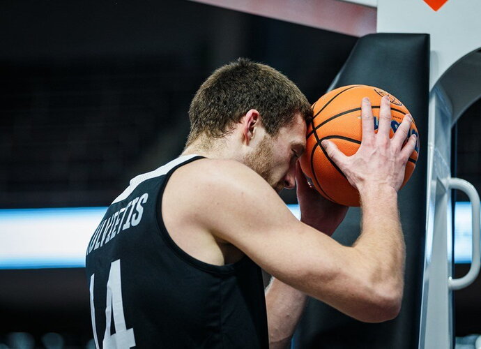 S.Kulviečio ekipa skaudžiai krito savo arenoje (FIBA Europe nuotr.)