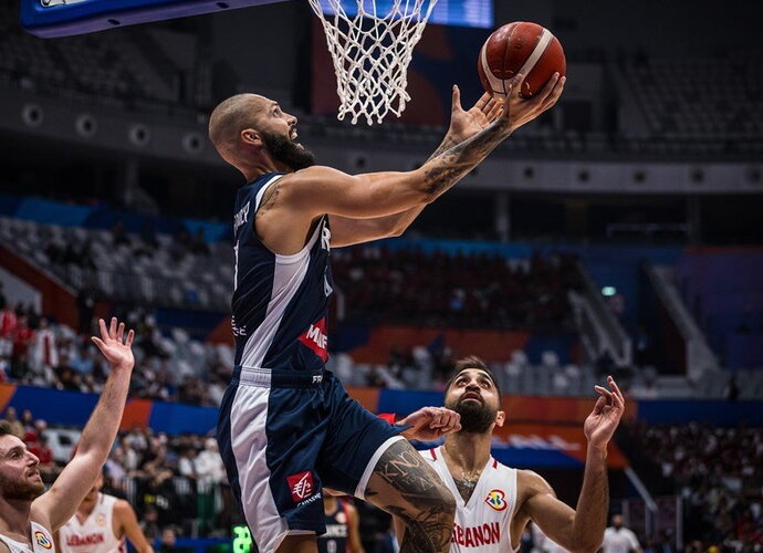 E.Fournier palaiko tautiečius, žaidžiančius Rusijoje (FIBA nuotr.)