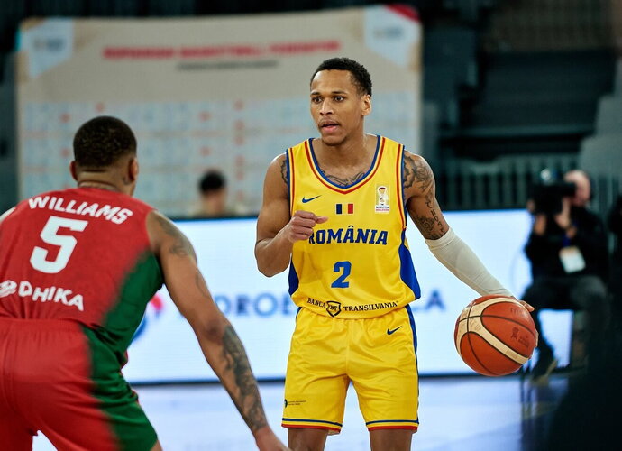 D.Russellas pataikė kertinį tritaškį (FIBA nuotr.)