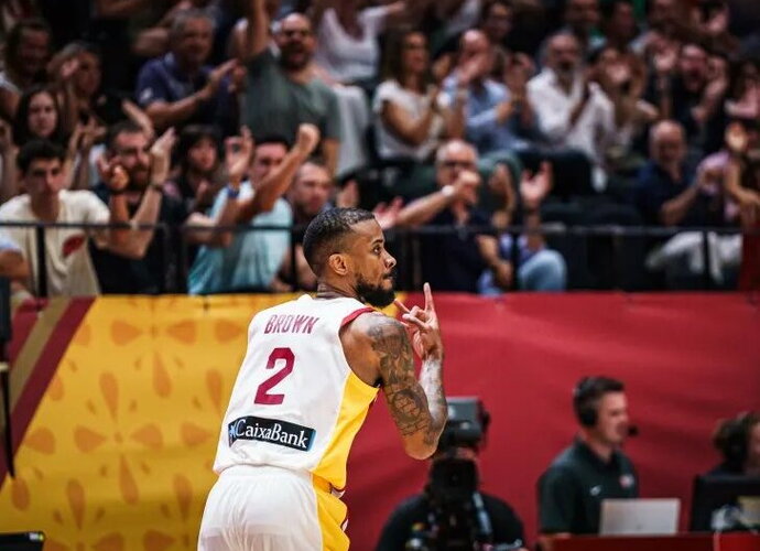 L.Brownas nežais Europos čempionate (FIBA nuotr.)