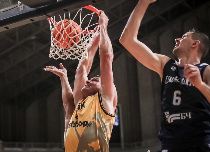 J.Mačiuliui teko ir pakyboti ant lanko (FIBA nuotr.)