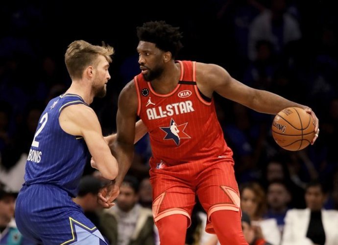 Auga tikimybė išvysti NBA žaidėjus besigrumiančius individualiai (Scanpix nuotr.)