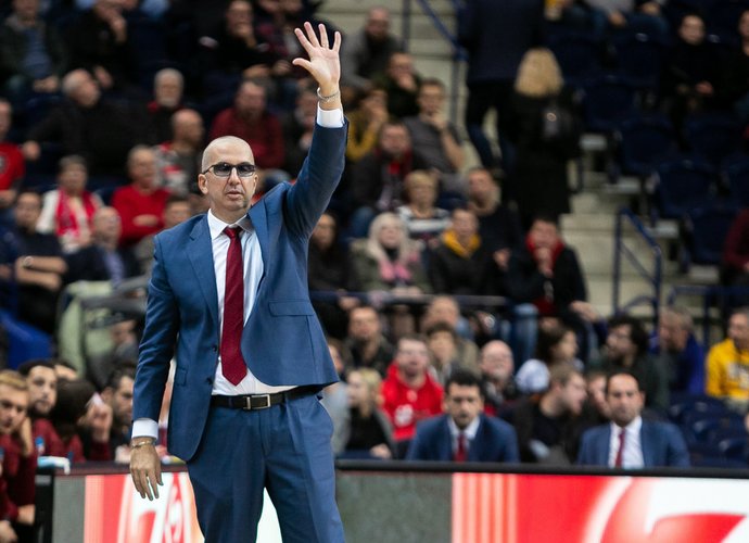 W.De Raffaele'is pergalę skyrė asistentui, kuris neteko mamos (BNS nuotr.)