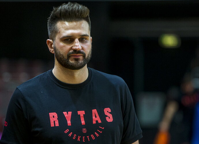 L.Kleiza palygino kartų skirtumus (BNS nuotr.)