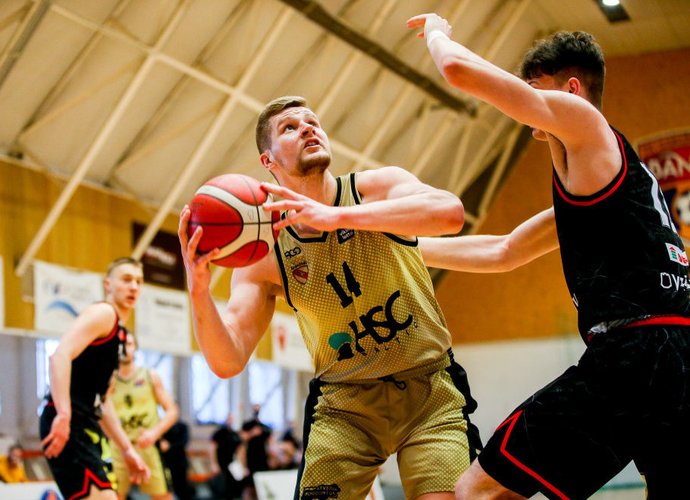 O.Pleikys liejo prakaitą Utenos klubo treniruotėse (Foto: Matas Baranauskas)