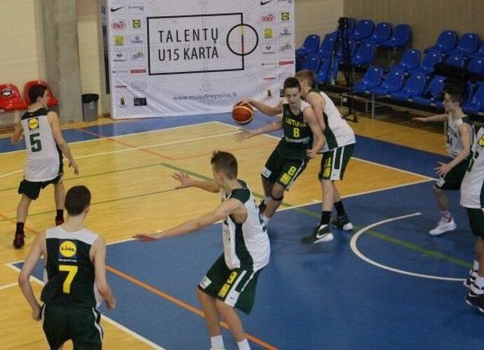 Penkiolikmečiai nugalėjo kroatų komandą