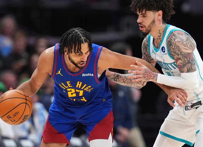 J.Murray'us yra vienintelis žaisti galintis „Nuggets“ starto penketo narys (Scanpix nuotr.)