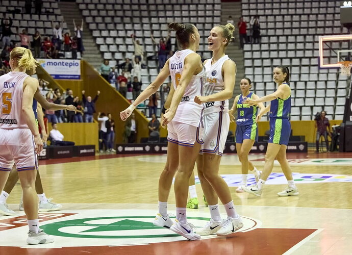 J.Jocytė vėl žibėjo (FIBA nuotr.)