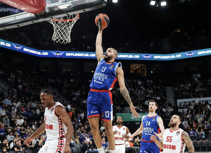 D.Thompsonas kūrė ir bloką, ir dėjimą (Euroleague.net)