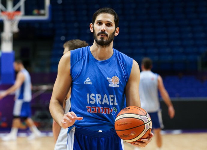 O.Casspi tikisi, kad Izraeliui pavyks reabilituotis savų žiūrovų akivaizdoje (Matas Baranauskas, Fotodiena.lt)