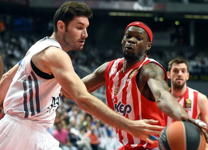 B.Petway'us (dešinėje) praleis Eurolygos mačą (Scanpix nuotr.)