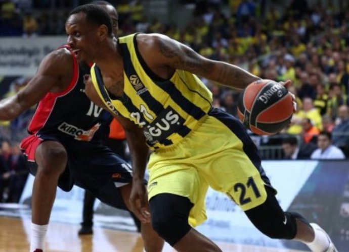 J.Nunnally keliasi į NBA