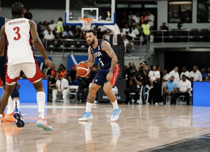 M.Jamesas buvo lyderis (FIBA nuotr.)