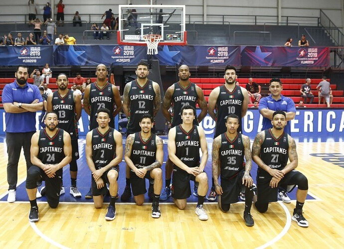 Metus nerungtyniavusiame „Capitanes“ klube liko tik treneris (FIBA nuotr.)
