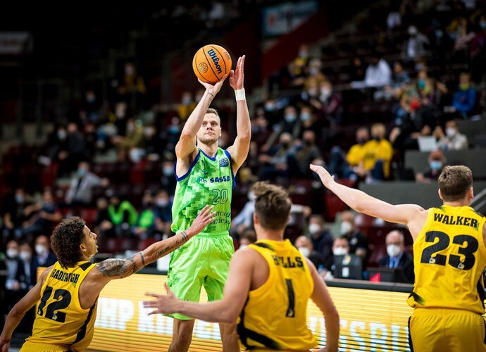 E.Bendžius buvo sunkiai sulaikomas (FIBA nuotr.)