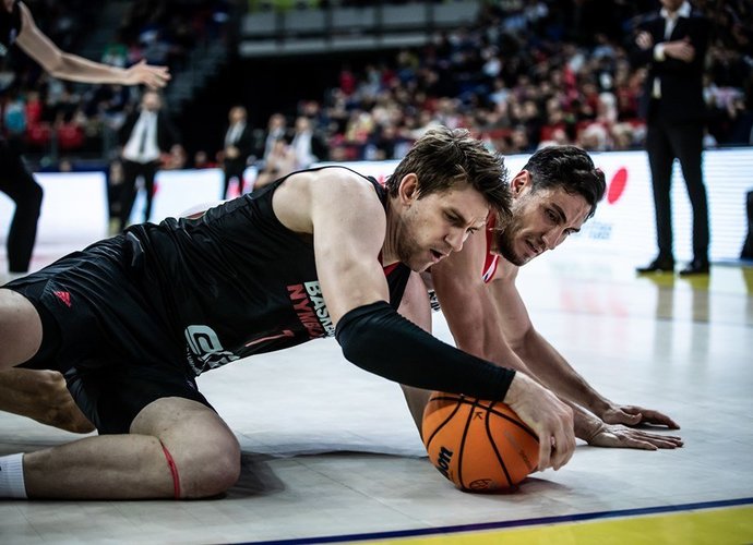 R.Ivanauskas keliasi į Japoniją (FIBA Europe nuotr.)