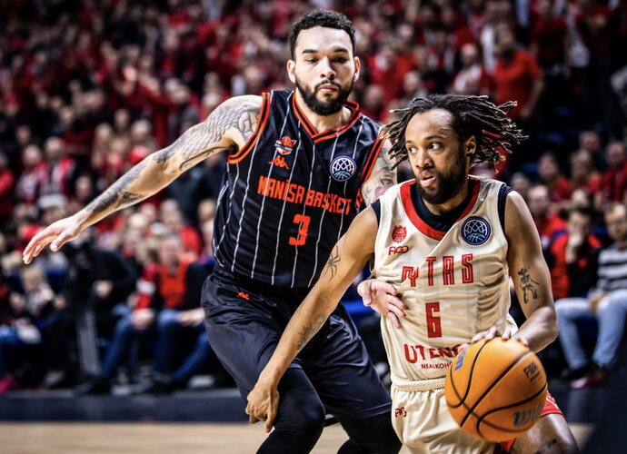 Vilniečiai kaunasi su Manisos klubu (FIBA nuotr.)