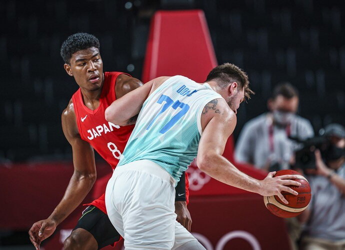 R.Hachimura individualiai nenusileido L.Dončičiui (FIBA nuotr.)