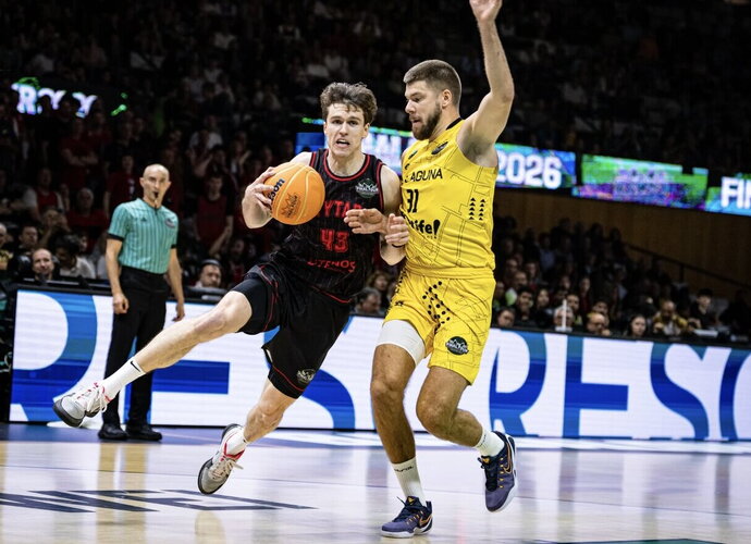 R.Giedraitis susižeidė mače su „Rytu“ (FIBA nuotr.)