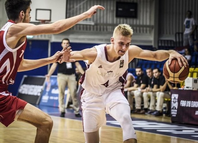 D.Viksne stipriai nukentėjo (FIBA Europe nuotr.)
