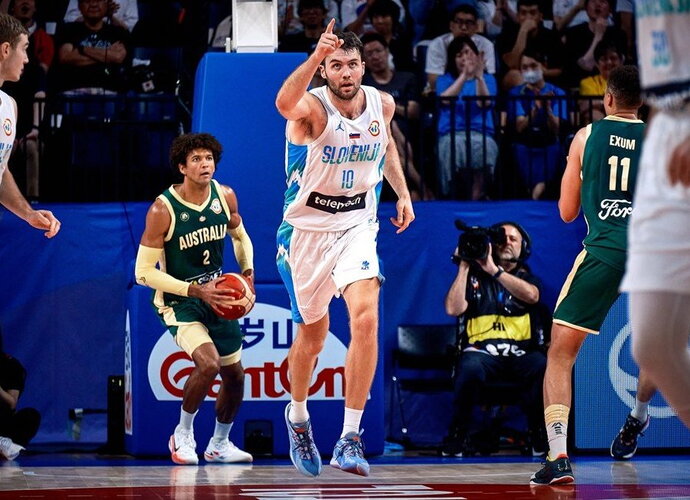 M.Tobey tempė slovėnus pirmyn (FIBA nuotr.)