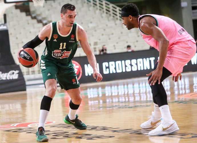 M.Hezonja vedė PAO į priekį (Euroleague.net)
