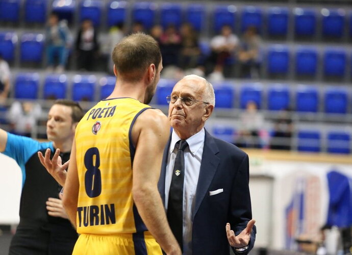 Larry Brownas sulaukia patarimų iš auklėtinių