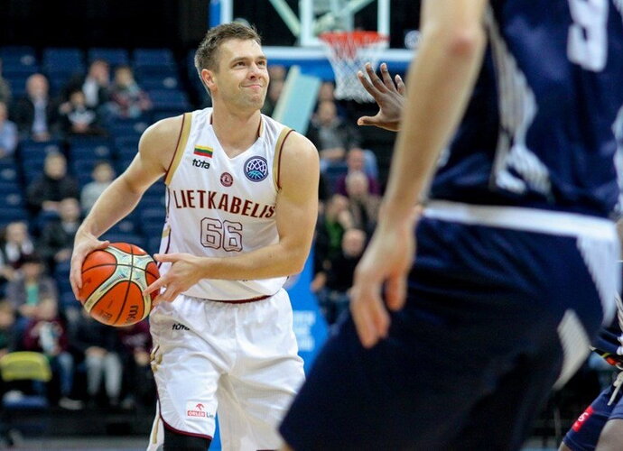 P.Valinskas turi ilgalaikę sutartį su „Žalgiriu“ (FIBA nuotr.)