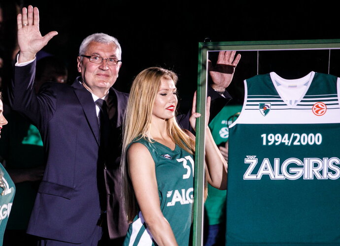 J.Kazlauskas palygino save su kitais strategais (BNS nuotr.)