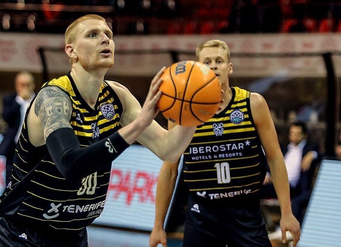 A.White'as greitai pritapo Tenerifės klube (FIBA Europe nuotr.)