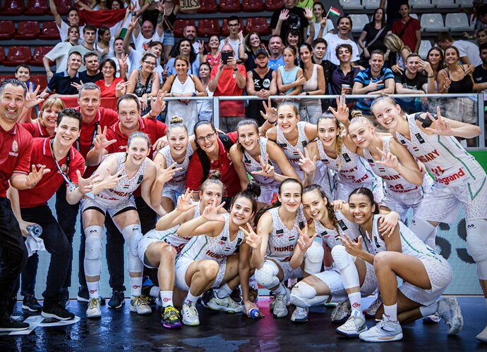 Vengrės iškovojo istorinį medalį (FIBA nuotr.)