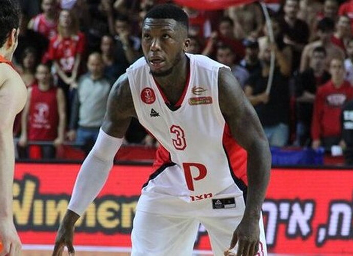 N.Robinsonas patraukė per dantį NBA teisėjus, fiksuojančius pražangas prieš J.Hardeną