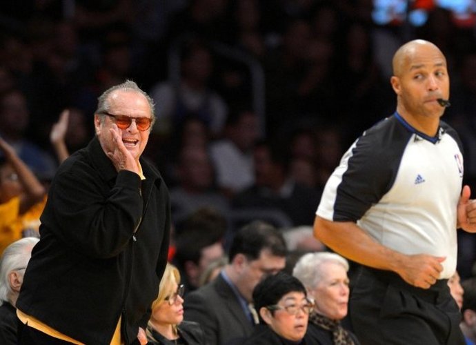 J.Nicholsonas nepatenkintas „Lakers“ žaidimu (Scanpix nuotr.)