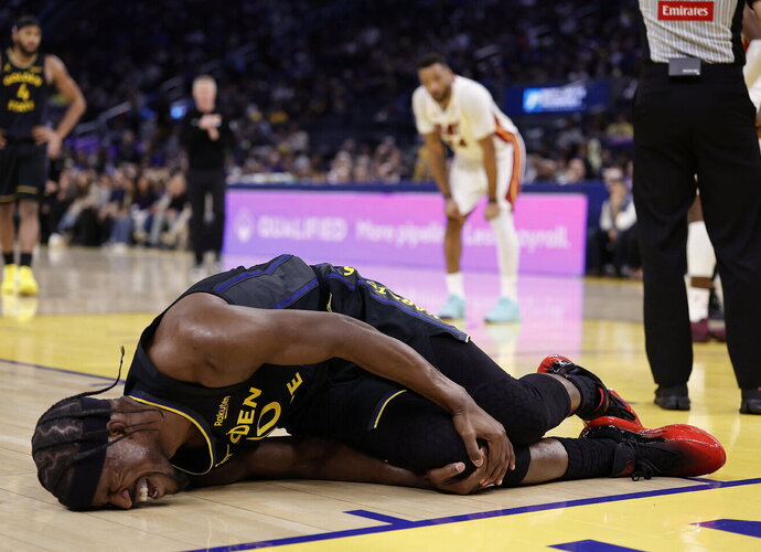 J.Butlerio trauma žymi „Golden State Warriors“  eros ribą (Scanpix nuotr.)