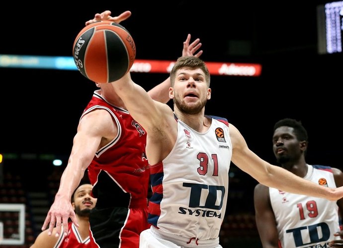 R.Giedraitis įmetė 19 taškų (Euroleague.net nuotr.)