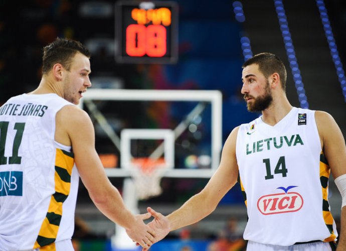 NBA lietuvių laukia intriguojanti vasara (Scanpix)