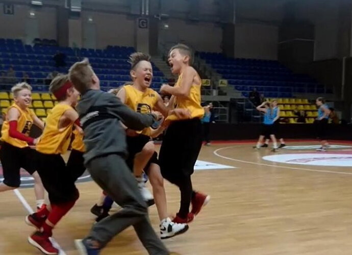 Neįtikėtino metimo autoriai pelnytai švenčia (nuotr. Instagram)