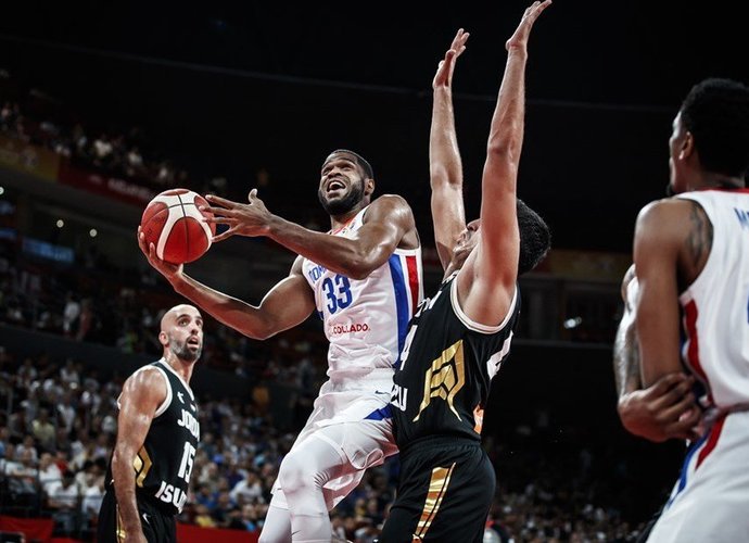 Dominikos krepšininkai išgyveno dramą (FIBA nuotr.)