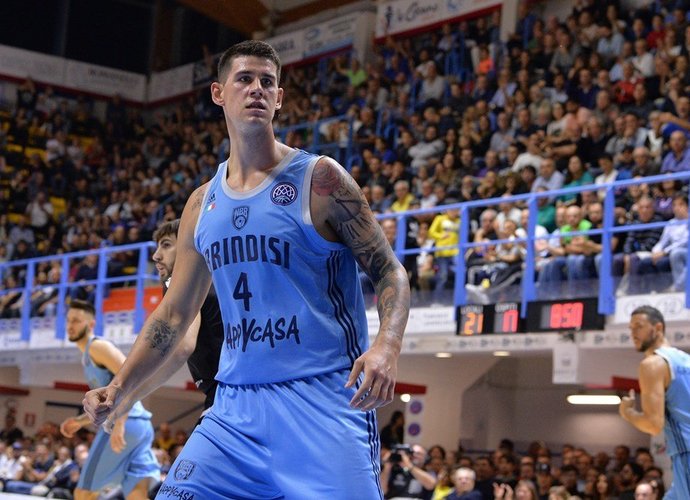 B.Radosavljevičius gins ALBA garbę (FIBA nuotr.)