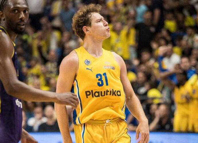 R.Jokubaitis pelnė 9 taškus