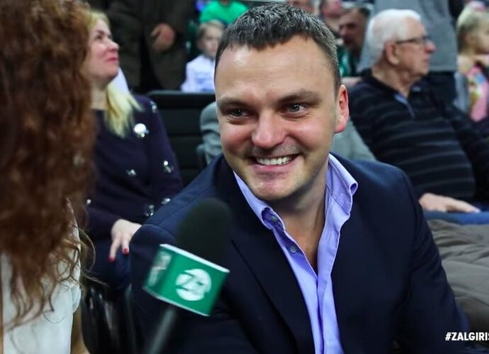 Vytenis Jasikevičius sūnų leidžia į krepšinio treniruotes