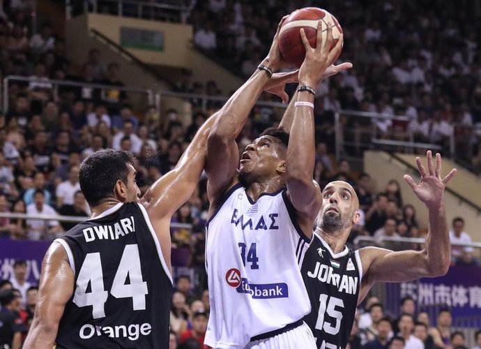 G.Antetokounmpo rungtyniavo 20 minučių (Scanpix nuotr.)