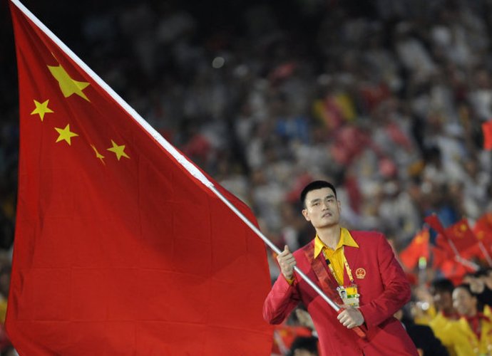 Yao Mingas nesakė komandos draugams, kad jo vardas nėra Yao (Scanpix nuotr.)