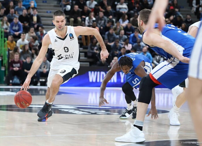 M.Kalnietis pelnė 6 taškus