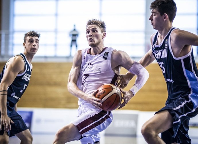 A.Kurucas sezoną praleis gimtojoje Latvijoje (FIBA nuotr.)