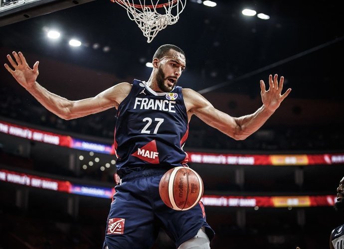 R.Gobertas mače su JAV surinko net 36 naudingumo balus (FIBA nuotr.)