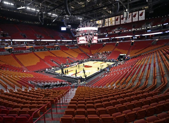 NBA arenos artimiausiu metu liks tuščios (Scanpix nuotr.)