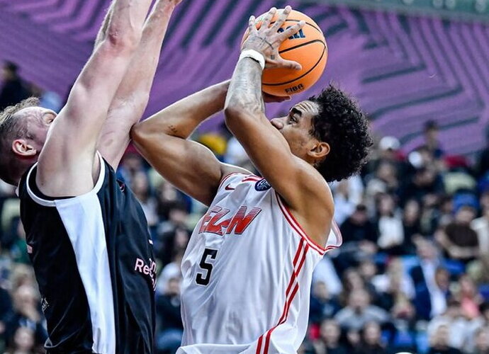J.Tuckeris žibėjo naujame klube (FIBA nuotr.)